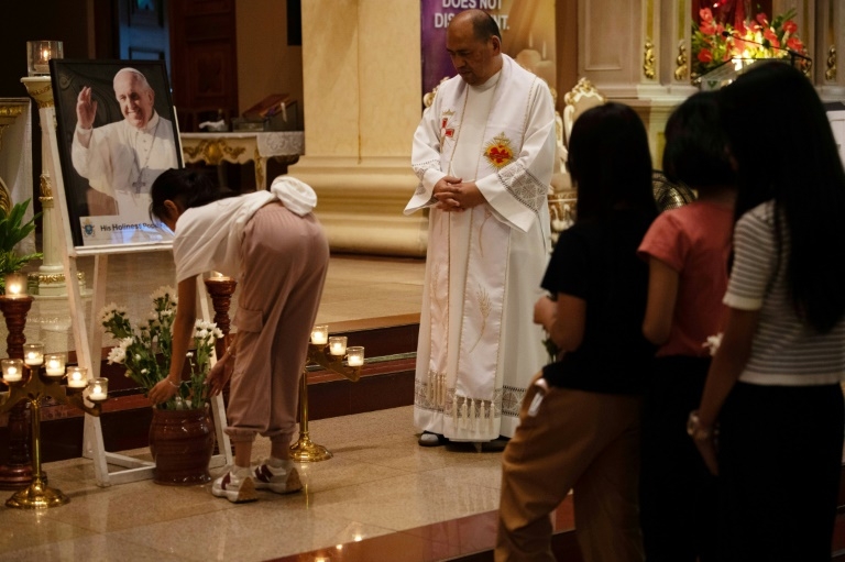 'Shared loss': Filipino Catholics bid Pope Francis farewell