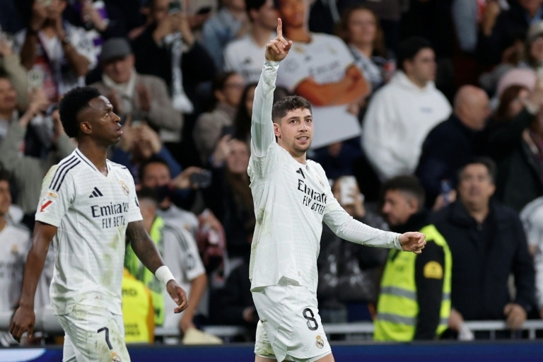 Valverde stunner saves Real Madrid title hopes against Bilbao