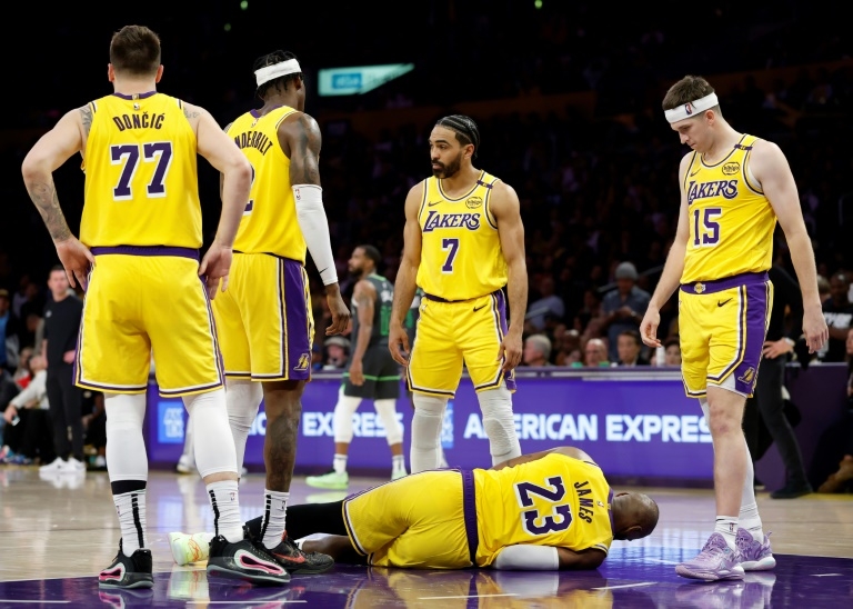 Lakers prepare for offseason rebuild after playoff exit