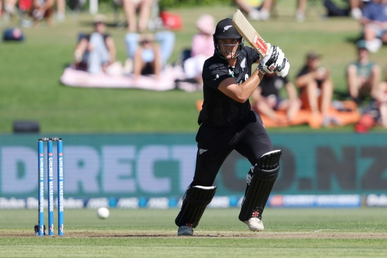 New Zealand hammer Pakistan by 43 runs to sweep ODI series 3-0