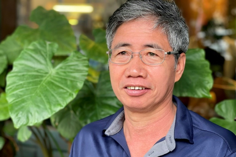Vietnam jails leading journalist over Facebook posts