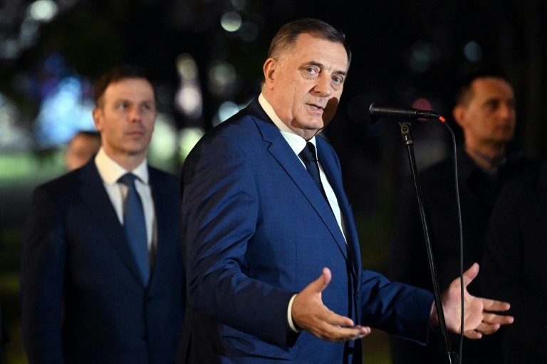 Bosnia top envoy backs court ruling against separatist laws