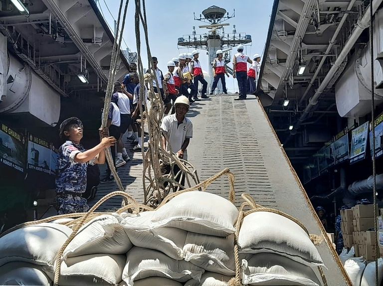 India navy delivers aid to quake-hit Myanmar