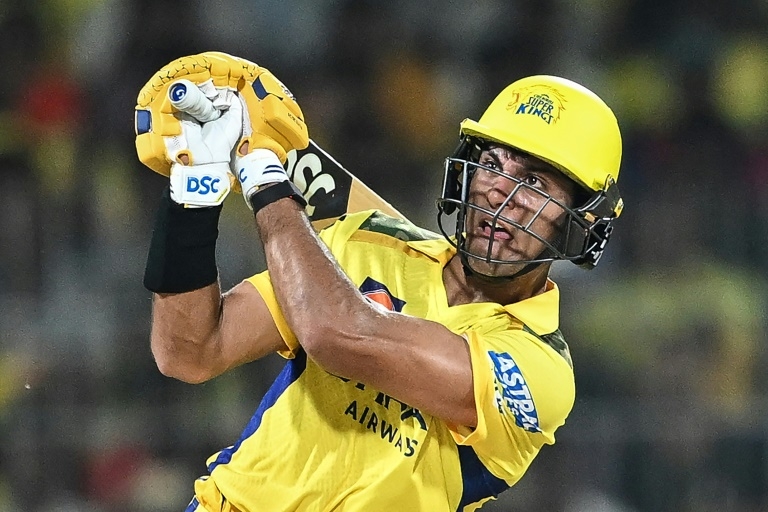 Big-hitting Hyderabad, rock-steady Chennai register IPL wins