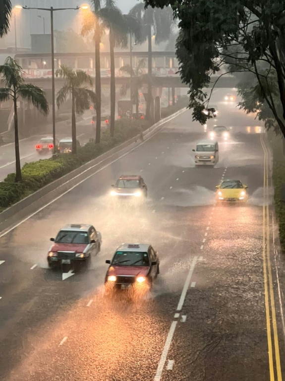 Beijing lifts rain alert after tens of thousands evacuated