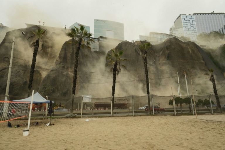 One dead after 6.1-magnitude earthquake in Peru