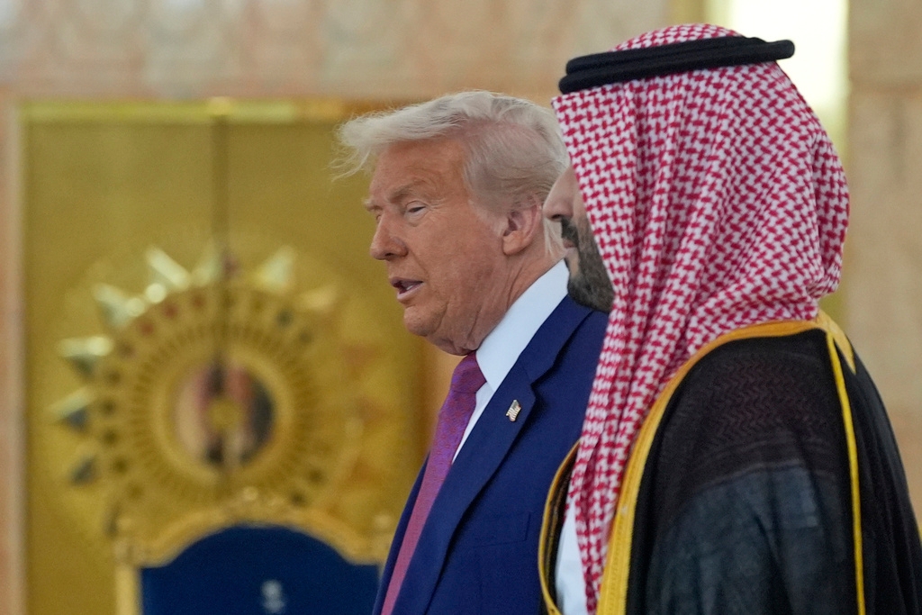 US and Saudi Arabia agree to $142bn weapons sale during Trump visit
