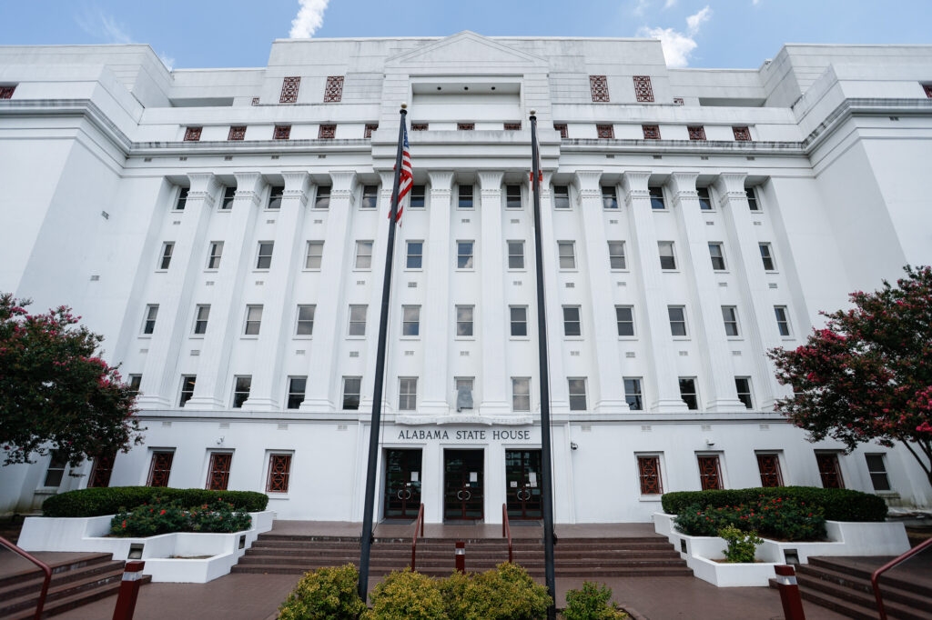 Alabama Senate committee approves bill to demolish Statehouse