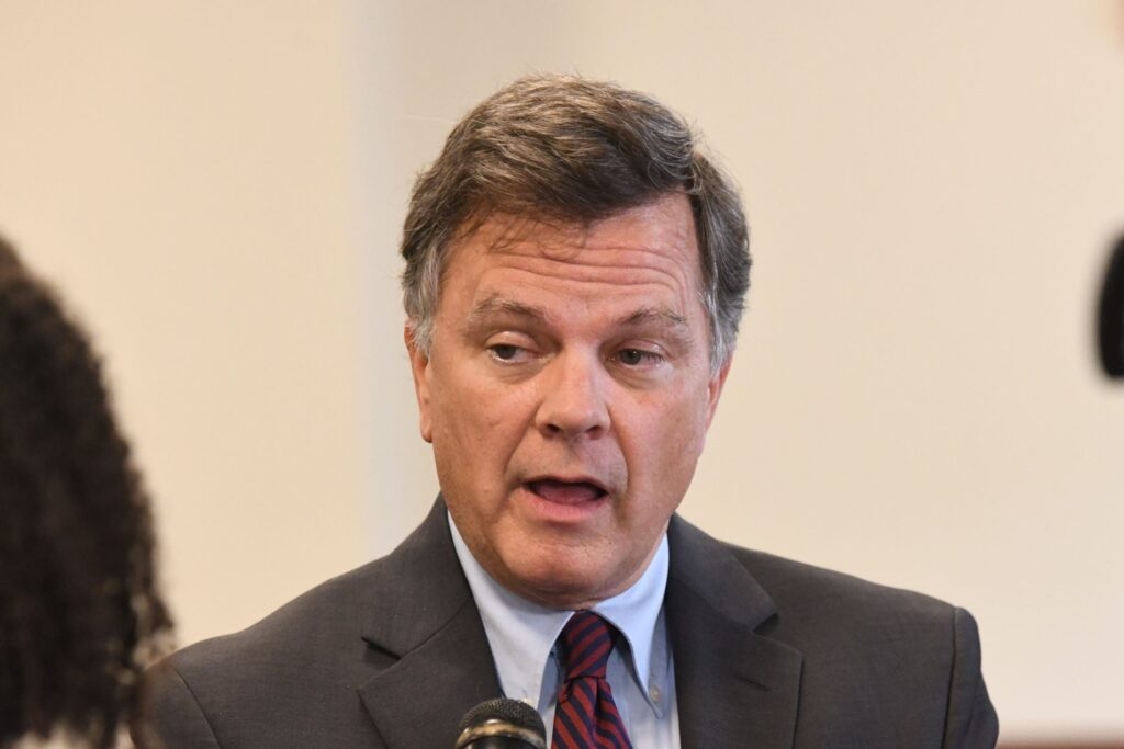 Alabama Senate committee approves bill restricting picketing, protests