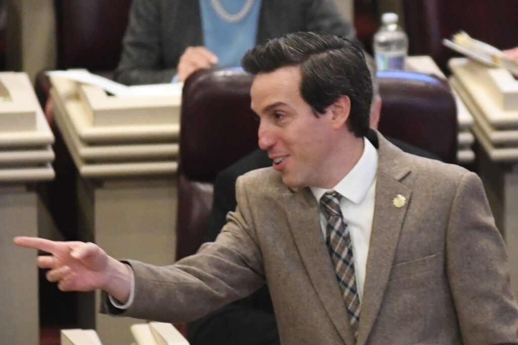 Alabama House committee OKs bill allowing Medicaid to sue parents over health insurance