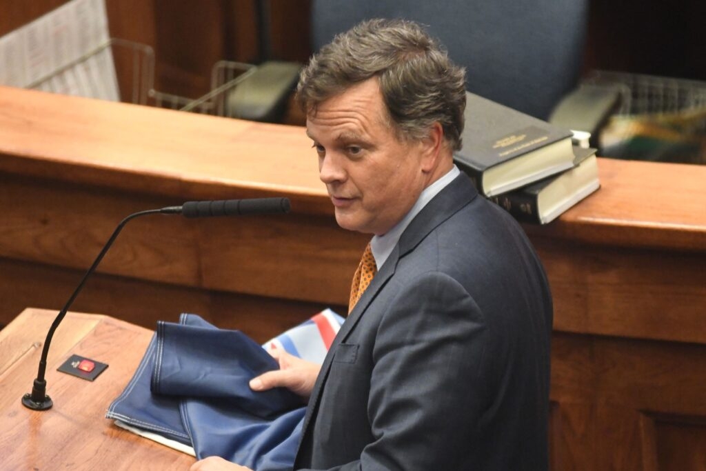 Alabama Senate approves bill requiring adult-size changing tables in public buildings