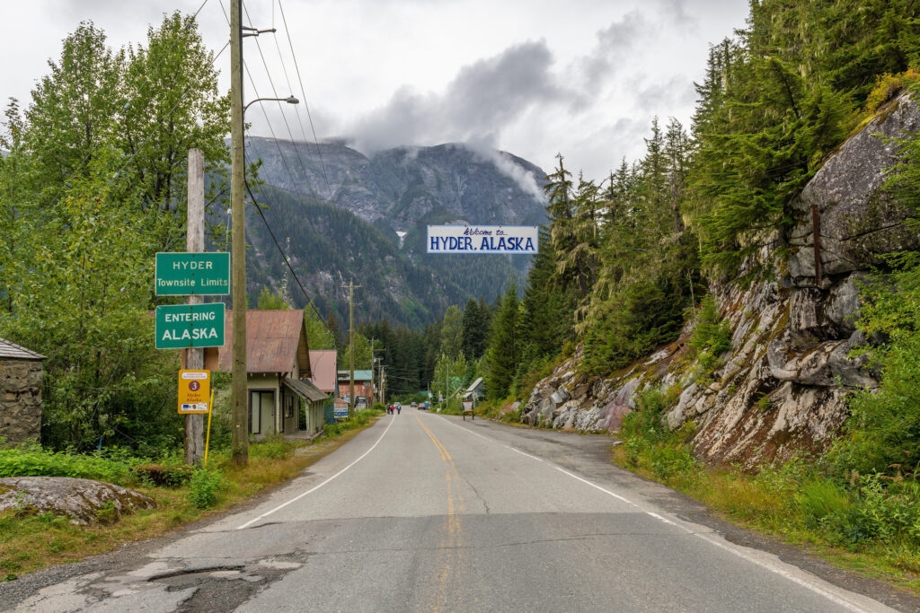 Alaska lawmakers advance resolution defending Canada and opposing trade restrictions