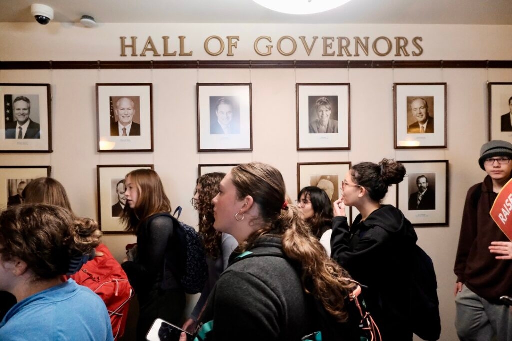 Alaska Legislature will vote Tuesday on school funding veto, with override not expected