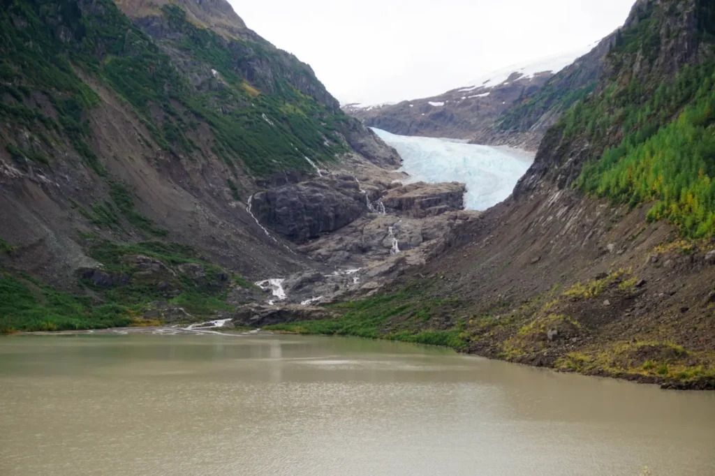 Who will benefit from melting glaciers?