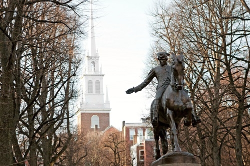 Two merging Boston banks to rebrand under new Beacon name