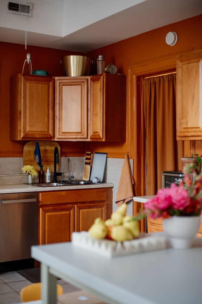 How a Renter Totally Disguised Her "Dated" Kitchen Cabinets — Without a Drop of Paint