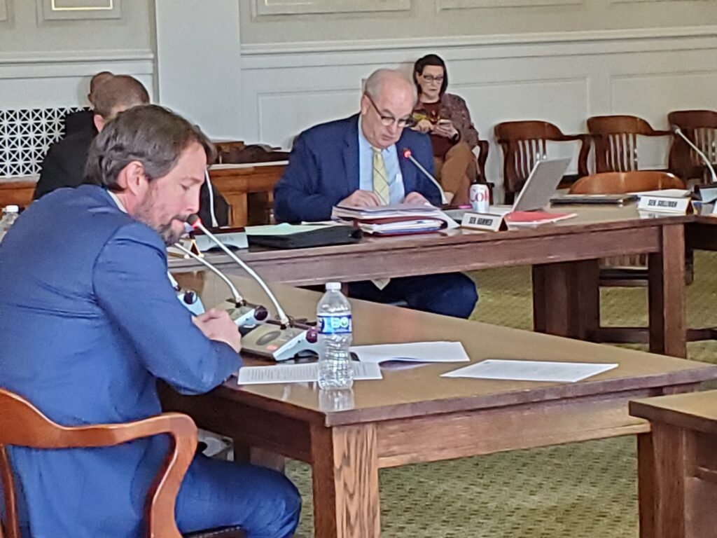 Senate panel advances two bills defining ‘public meeting' in Arkansas Freedom of Information Act