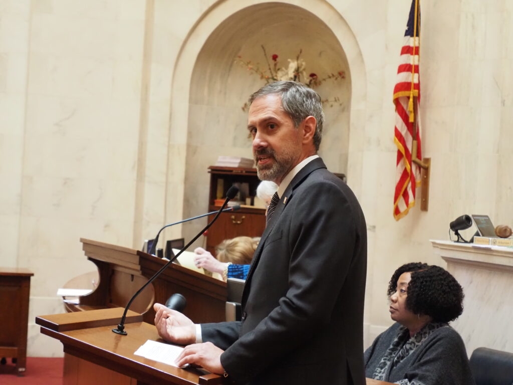 Arkansas lawmakers approve nitrogen gas execution bill, await governor's signature