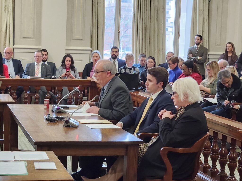 Senate committee advances bills regulating Arkansas' ballot initiative process