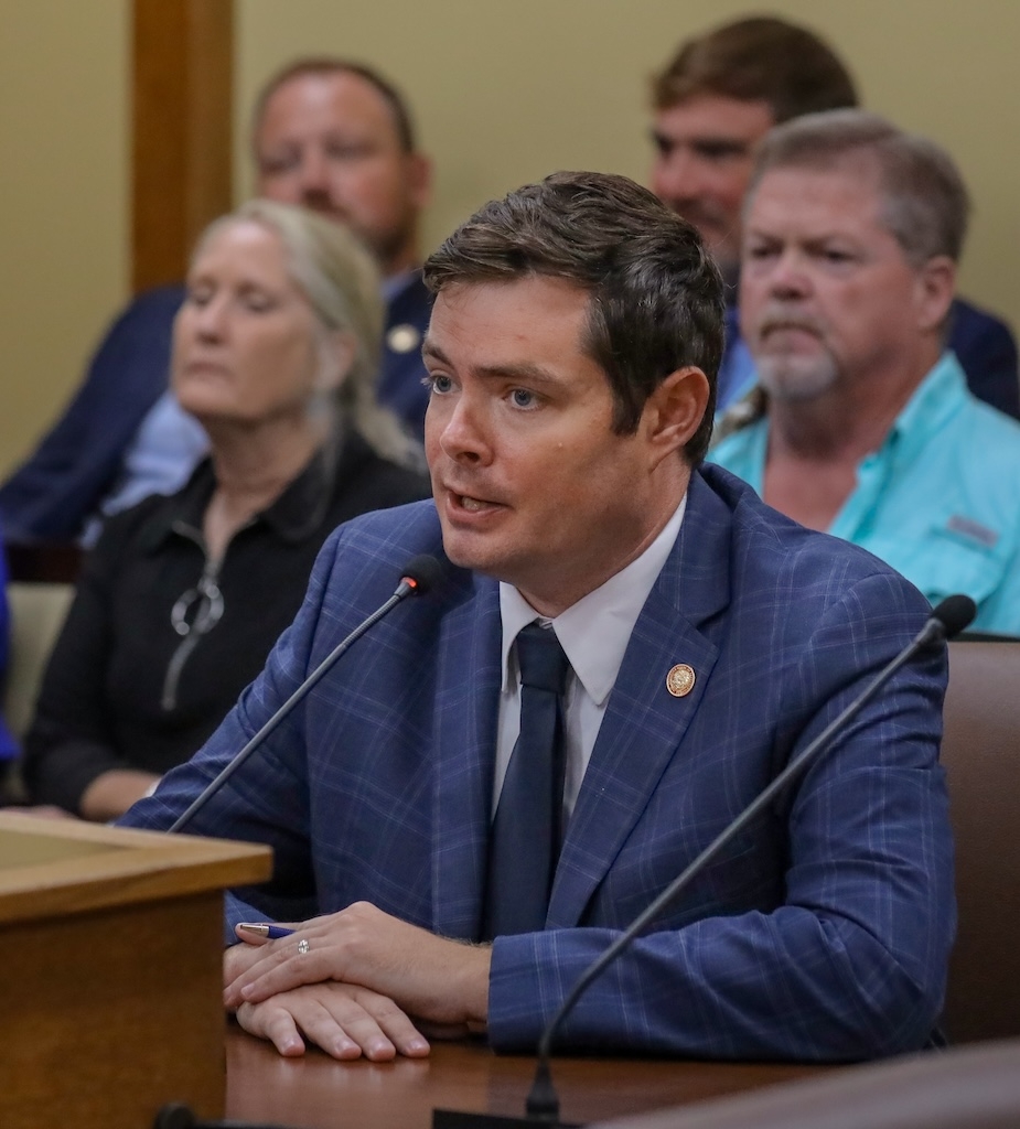 House committee advances bills amending Arkansas ballot initiative process