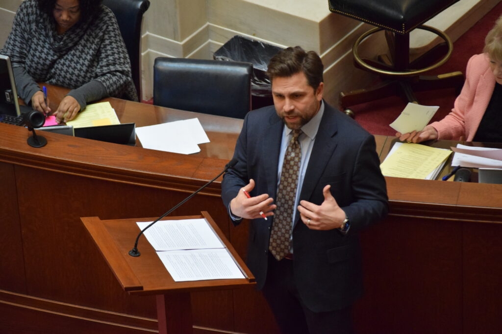 Arkansas lawmakers approve legislation aimed at mitigating energy bill spikes