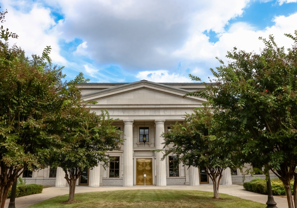 Arkansas Supreme Court sends AG's FOIA lawsuit against prison board back to circuit court