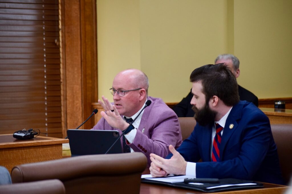 Arkansas lawmakers give initial approval to bill permitting nitrogen gas executions