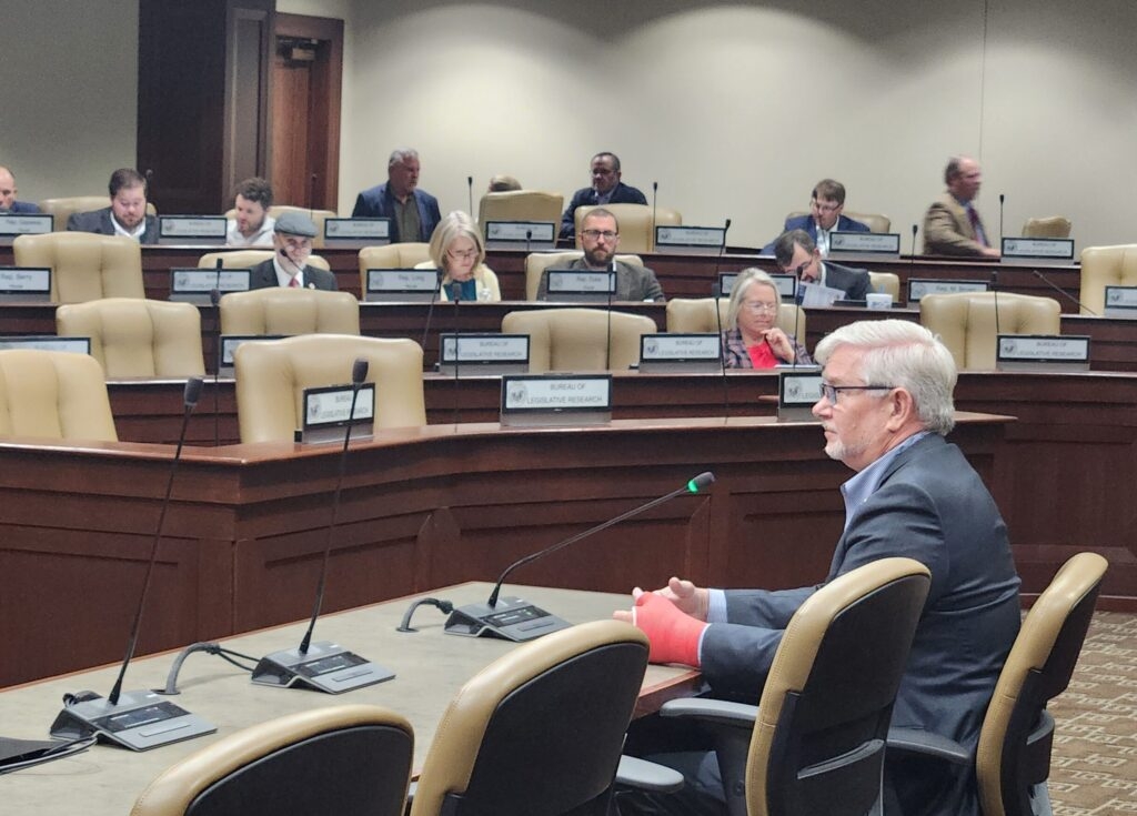 Audit criticizes Arkansas Board of Corrections' hiring of outside counsel in dispute with governor