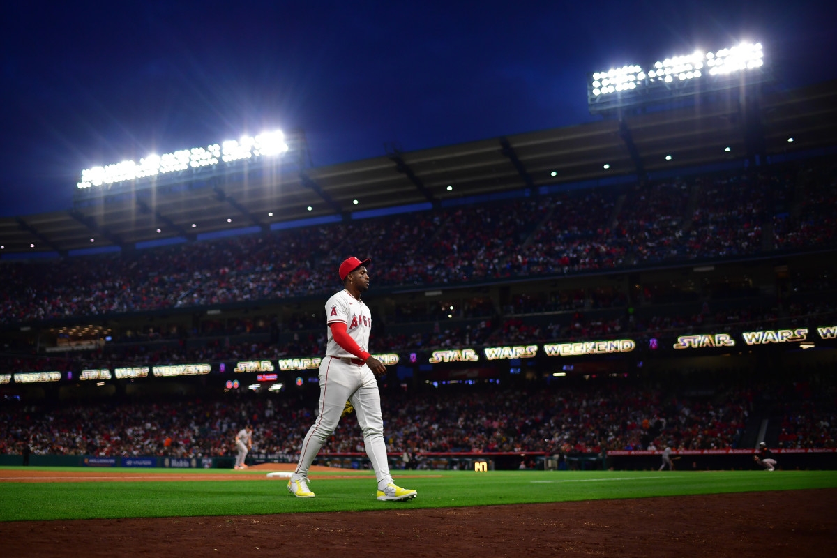 Angels Announce Injury News After Outfielder Leaves Red Sox Game
