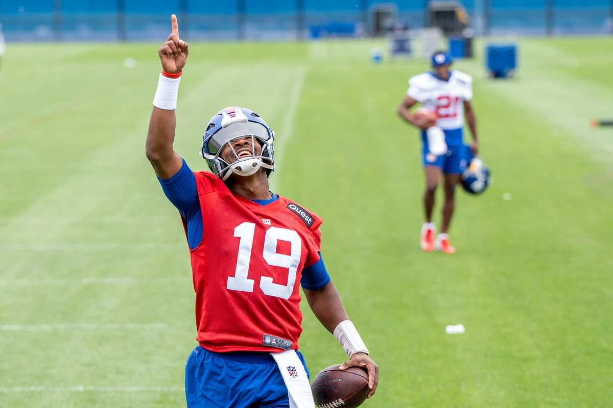 New York Giants' QB Competition Quietly Intensifies