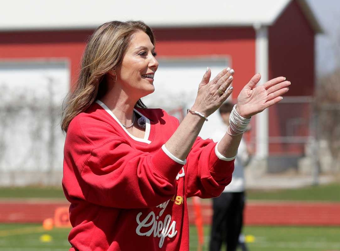 Patrick Mahomes' Mom Sends Exciting Message on Thursday