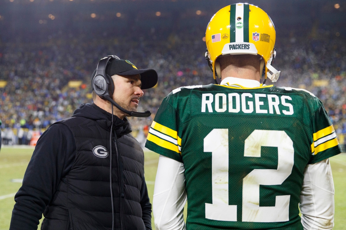 Aaron Rodgers Wearing Pittsburgh Steelers No. 12 Is Preposterous