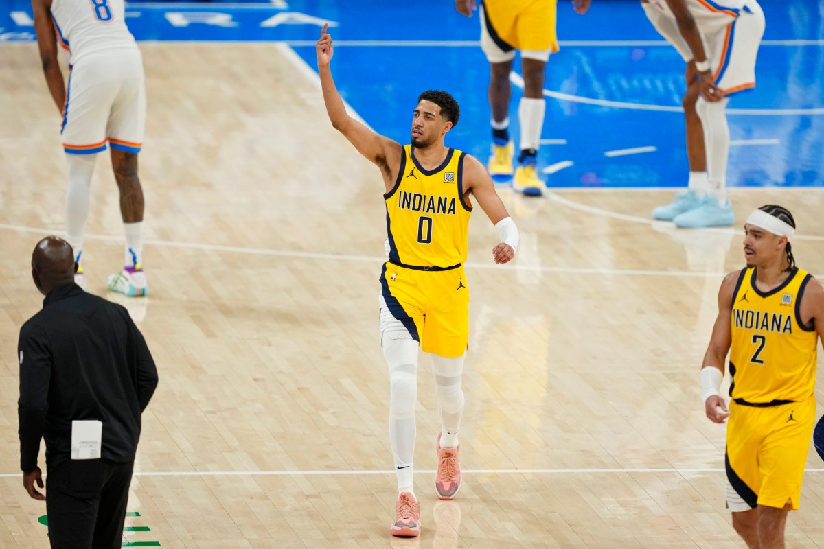 Tyrese Haliburton's Postgame Moment with His Dad Is Turning Heads