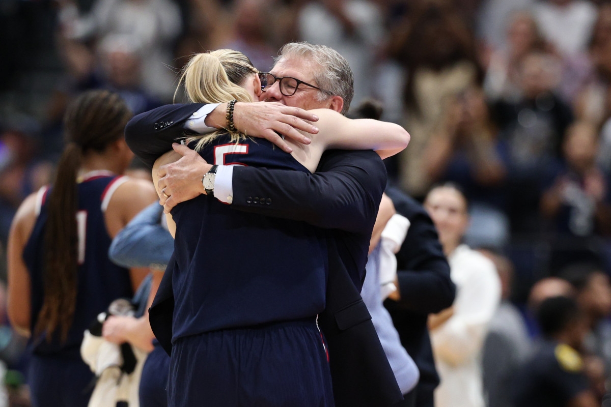 UConn Makes Big Paige Bueckers, Geno Auriemma Announcement on Friday