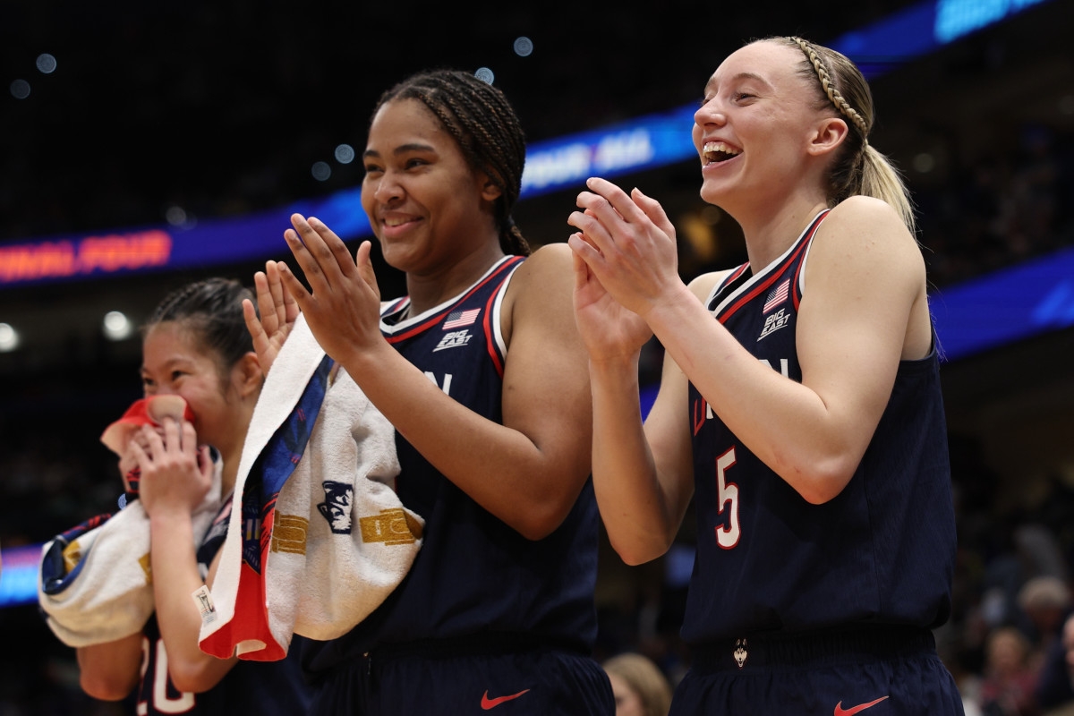 UConn Freshman Hailed by Paige Bueckers Receives Major International Honor