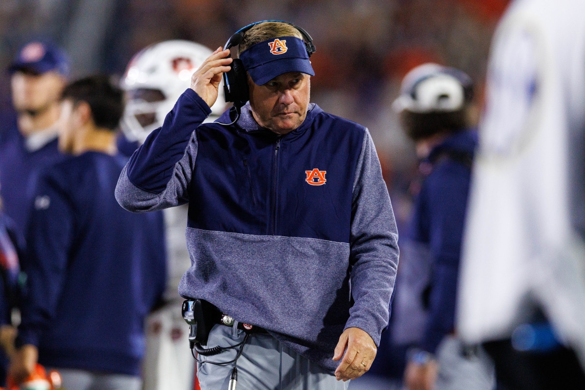 Nation's No. 1 LB Announces Commitment to Struggling SEC Powerhouse
