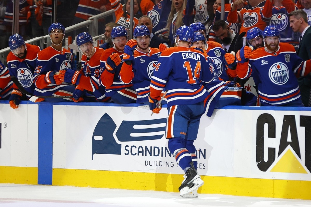 Oilers' Connor McDavid, Kris Knoblauch Turn Heads With Mattias Ekholm Comments