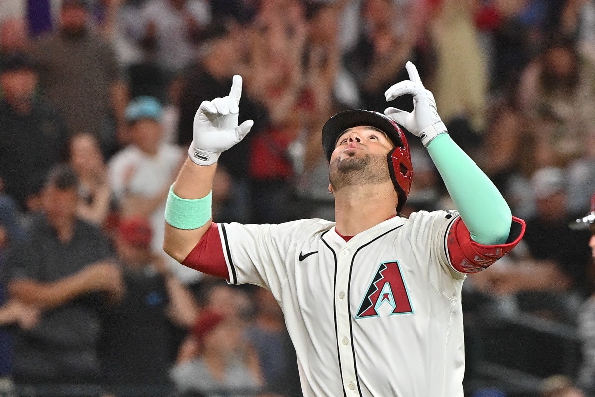 Yankees eyeing third baseman as insider highlights key trade