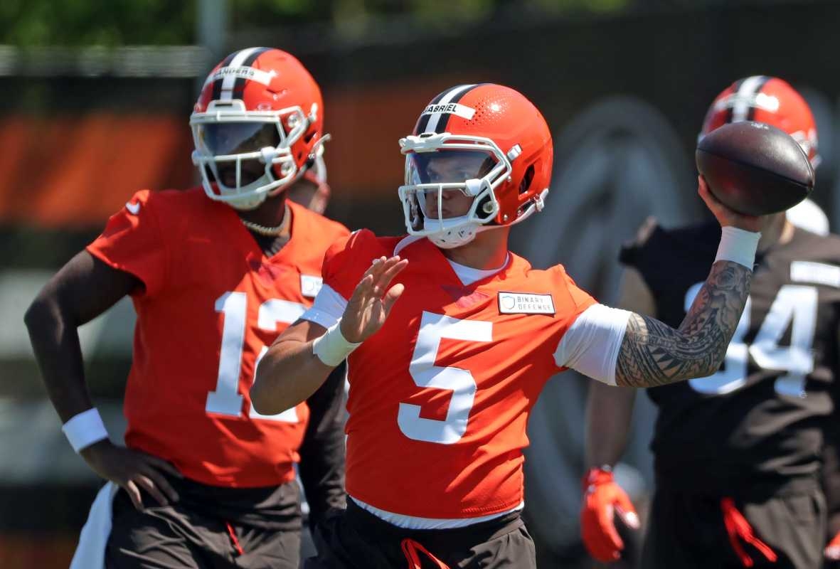 Cleveland Browns' Dillon Gabriel Has 'Longer Leash' Than Shedeur Sanders