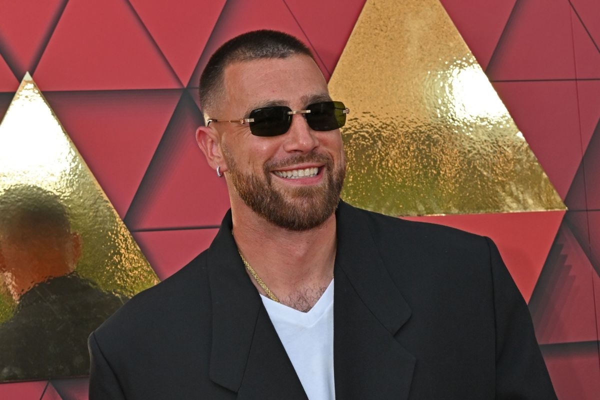Chiefs' Travis Kelce Receives Prestigious Award