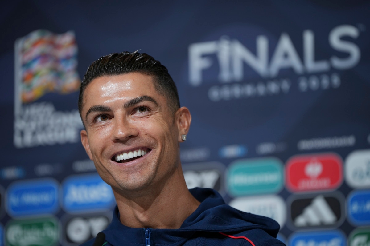 Cristiano Ronaldo Responds to Idea of Playing Alongside Lionel Messi