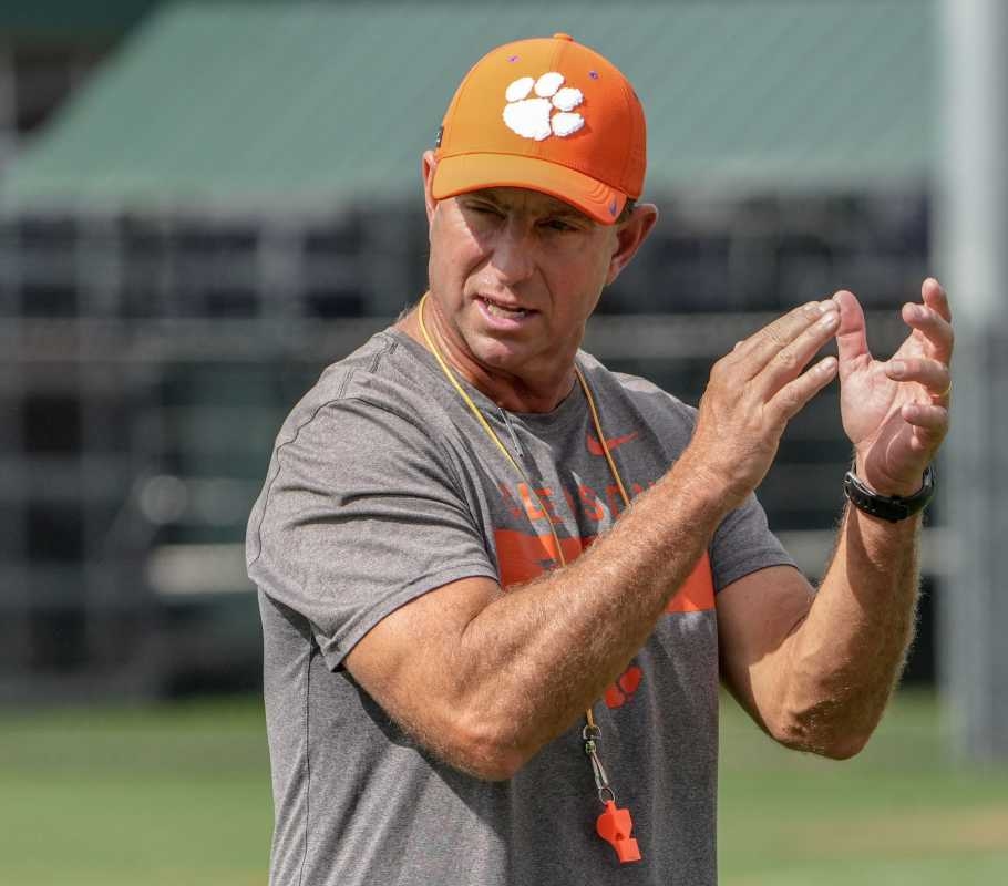 Recruits Explain Why Dabo Swinney's Clemson Stands Out in the NIL Era