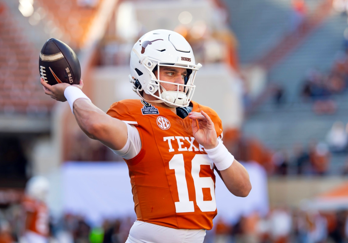 Texas Adds 1,600-Yard Transfer QB to Backup Arch Manning