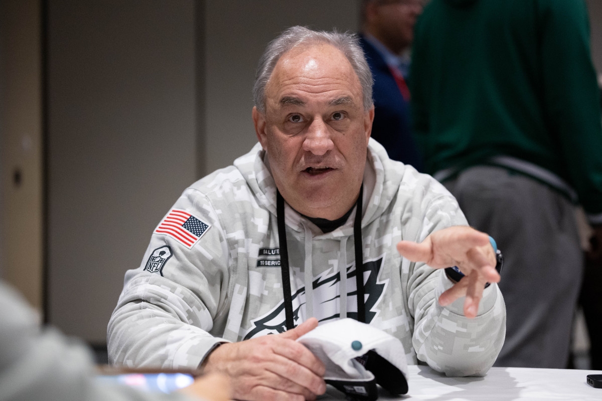 Vic Fangio Issues Blunt Update on Nakobe Dean Injury Timeline
