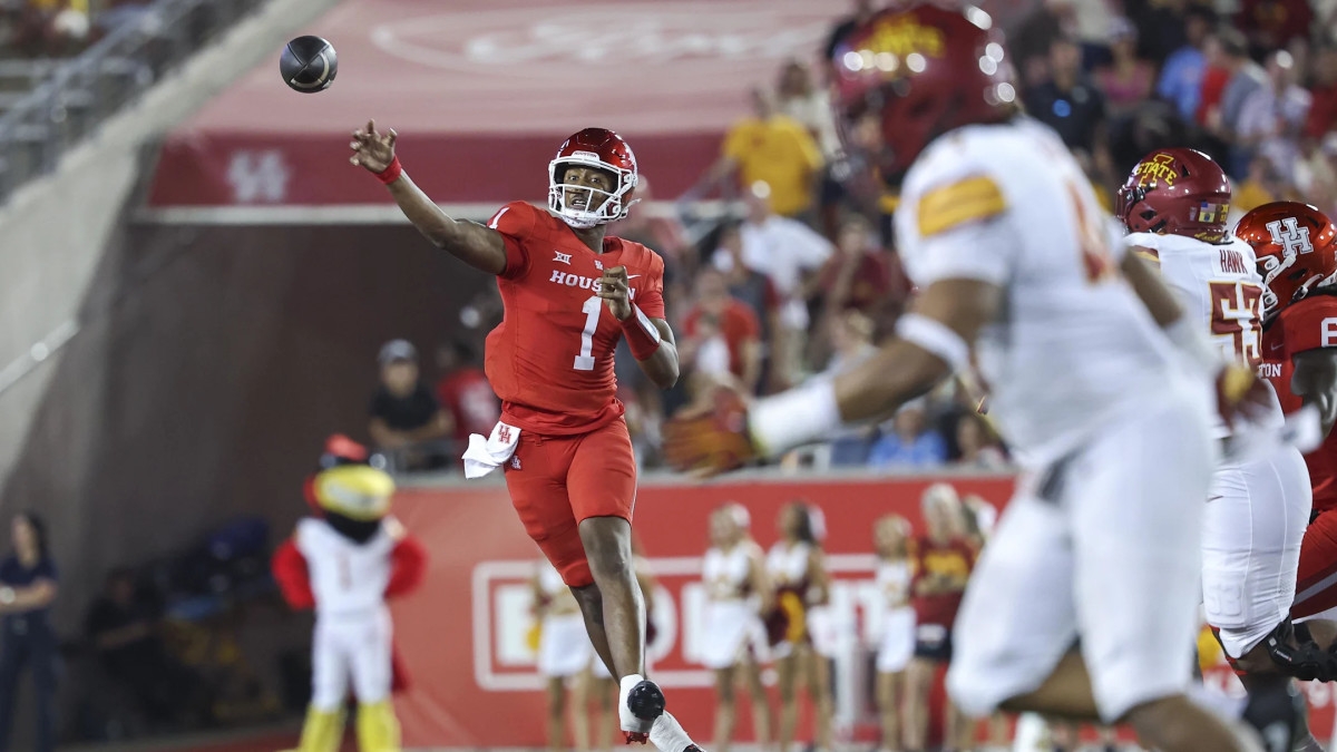 Dak Prescott's Cowboys Sign Freakish New QB As Camp Opens