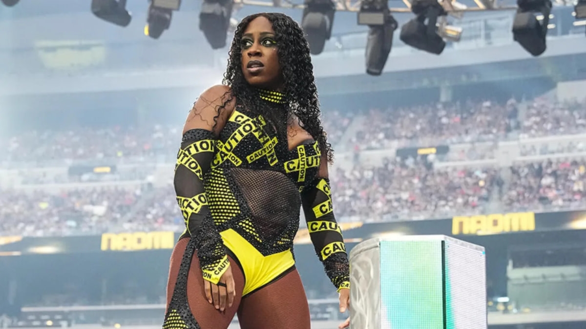 Naomi Shocks WWE Fans With Successful Cash-in at 'Evolution'