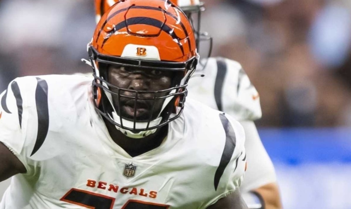 Cowboys Sign Another Massive Lineman With Starter Resume