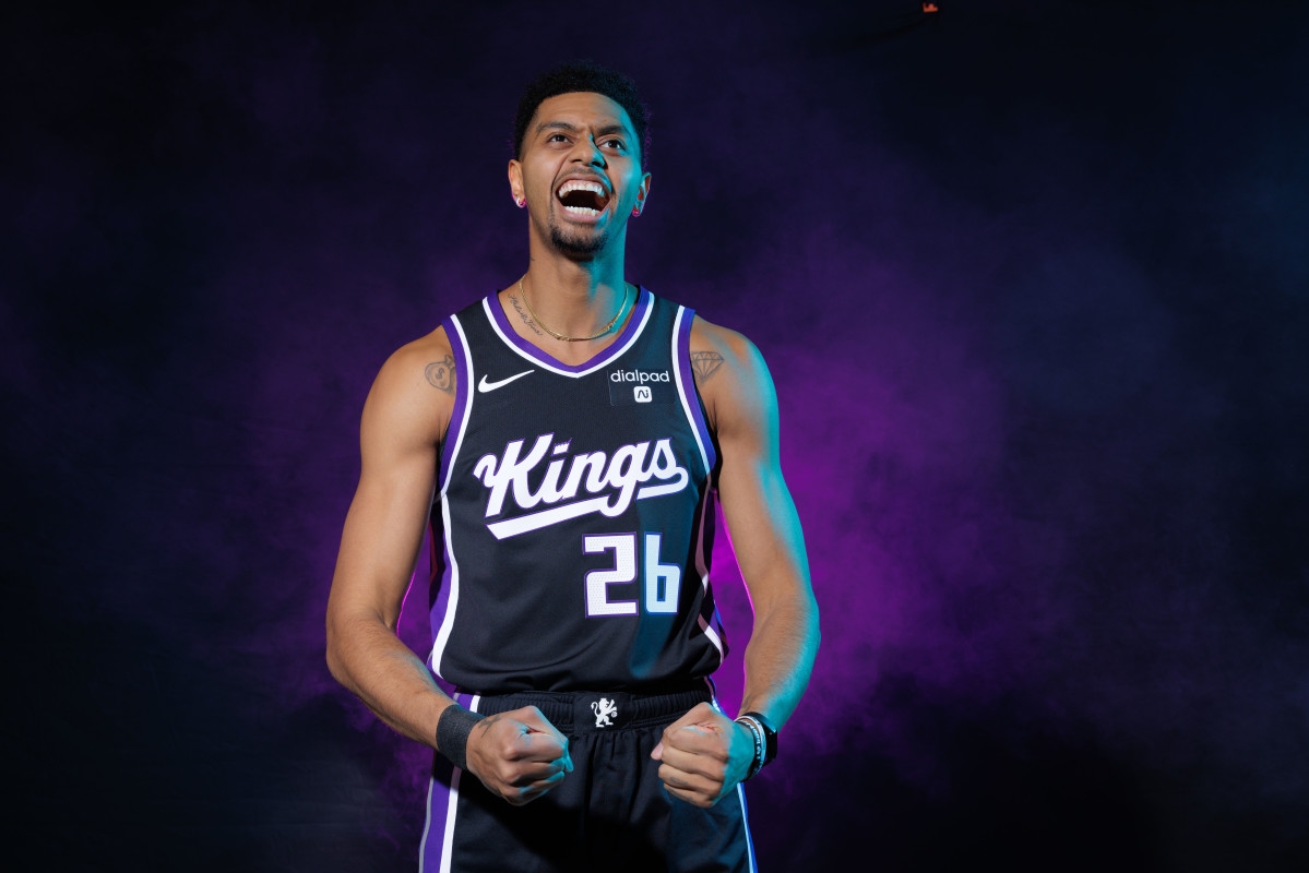 Former Hornet's Relationship Seemingly Spells Bad News for Sacramento Kings