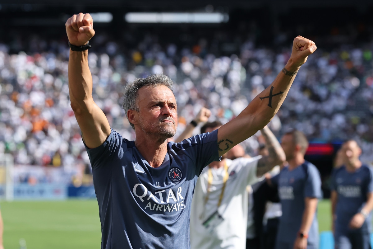 Luis Enrique Up Close: Wife, Ethnicity, Net Worth & Other Details