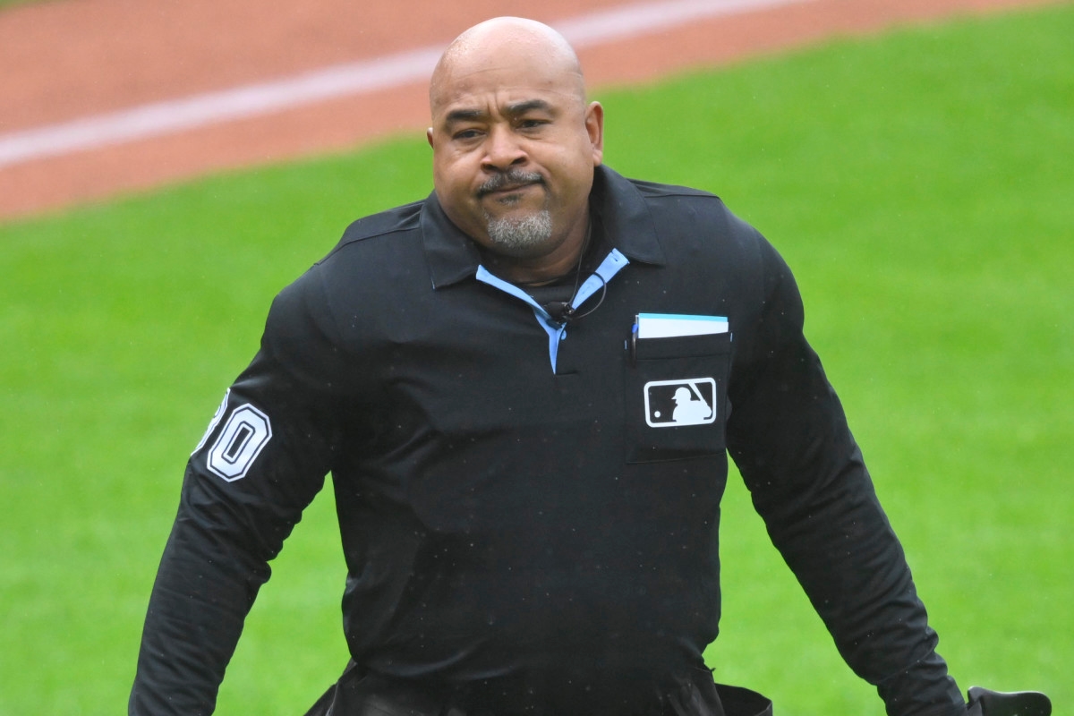 Calls Mount for Umpire's Firing After Giants' Loss to Twins